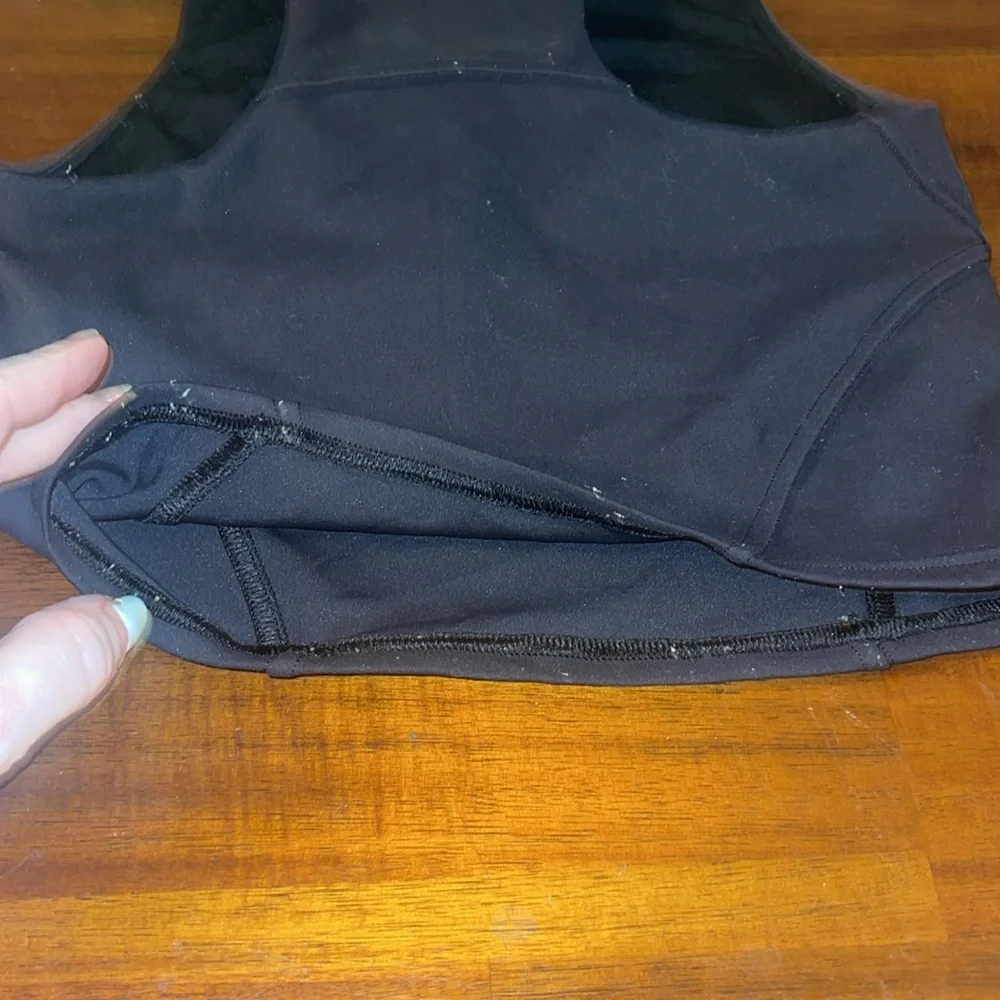 Lululemon Invigorate Training Tank Top in Graphite Grey. Size 0.  LW1CZ3S
